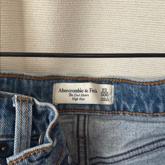 A&F High Rise Dad Short - Picture 3 of 3